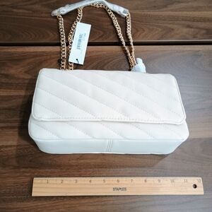 Chic Quilted White Soft Vegan Leather Shoulder Bag with Gold Chain